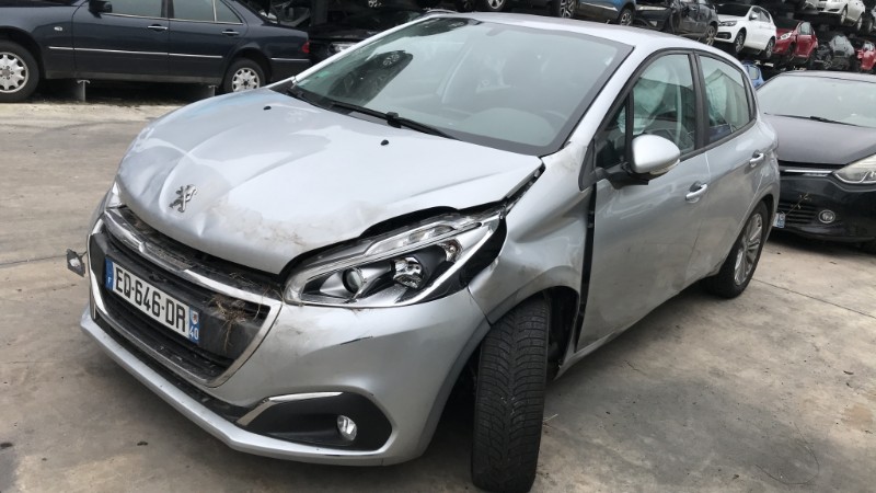 Image PEUGEOT 208 1