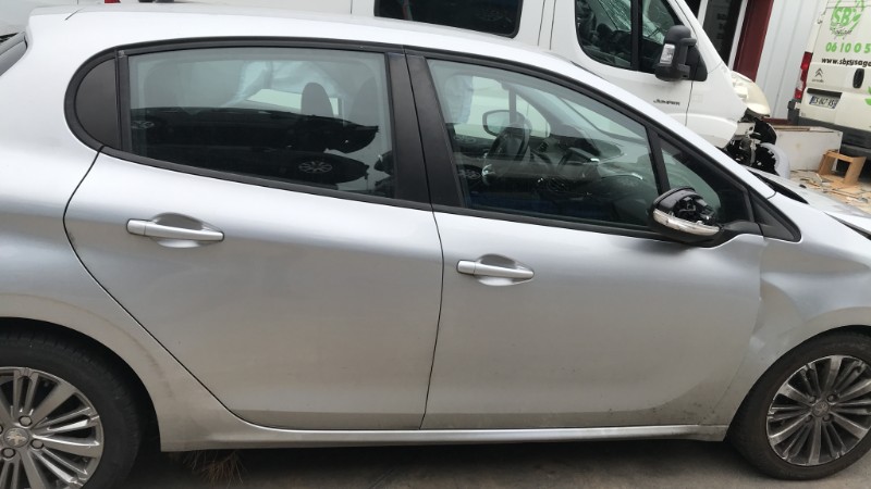 Image PEUGEOT 208 1