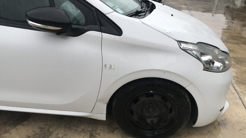 Image PEUGEOT 208 1