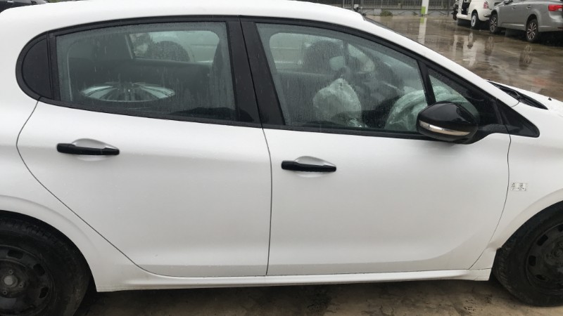 Image PEUGEOT 208 1