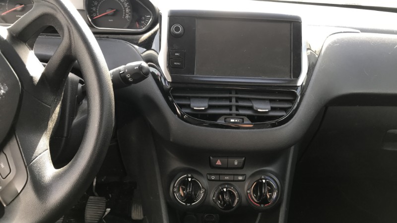 Image PEUGEOT 208 1