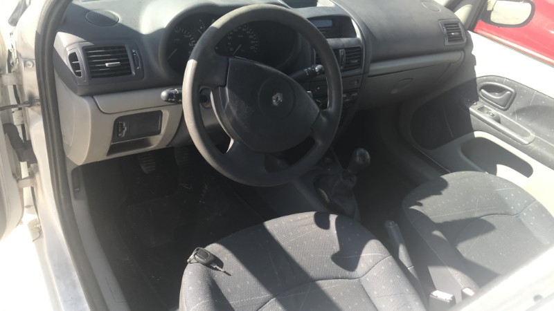 Image RENAULT CLIO 2