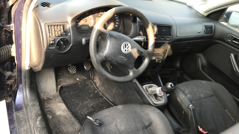 Image VOLKSWAGEN GOLF 4