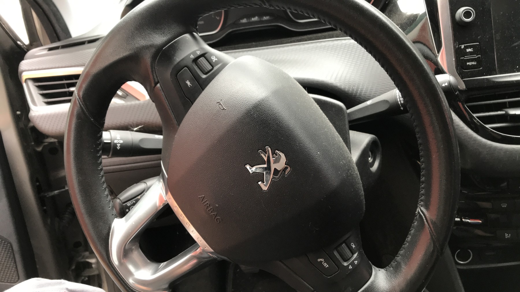 Image PEUGEOT 2008 1