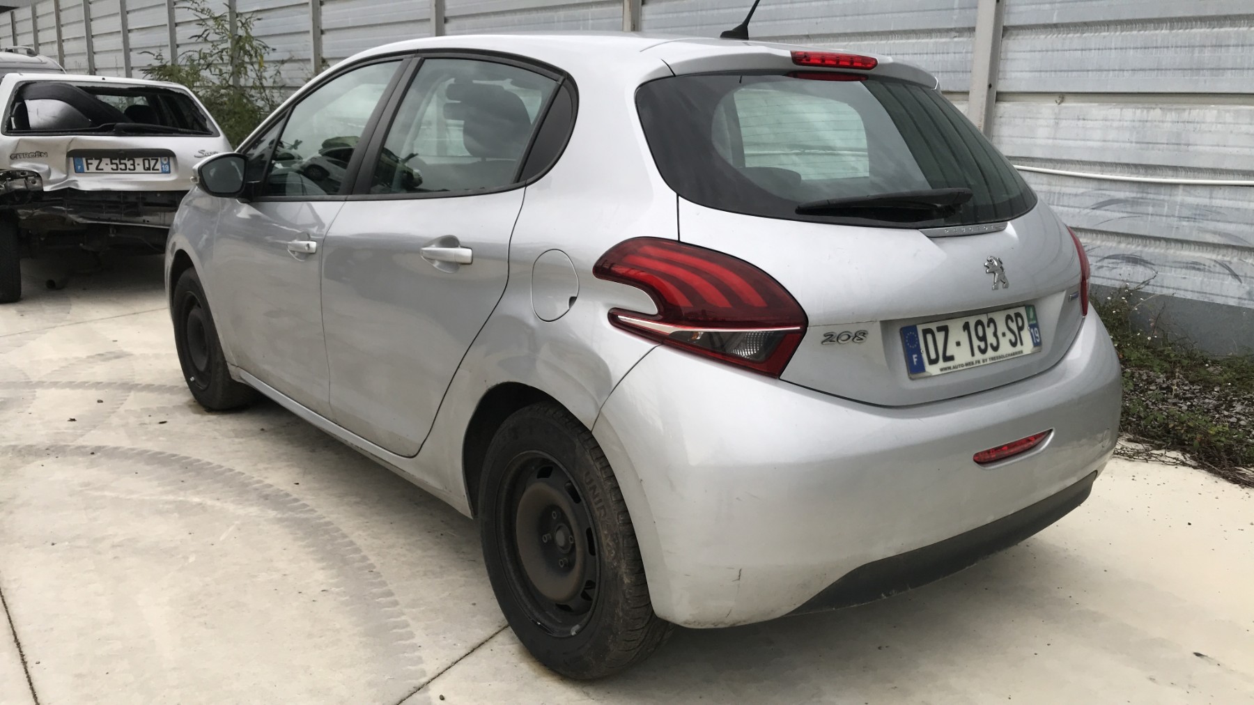 Image PEUGEOT 208 1