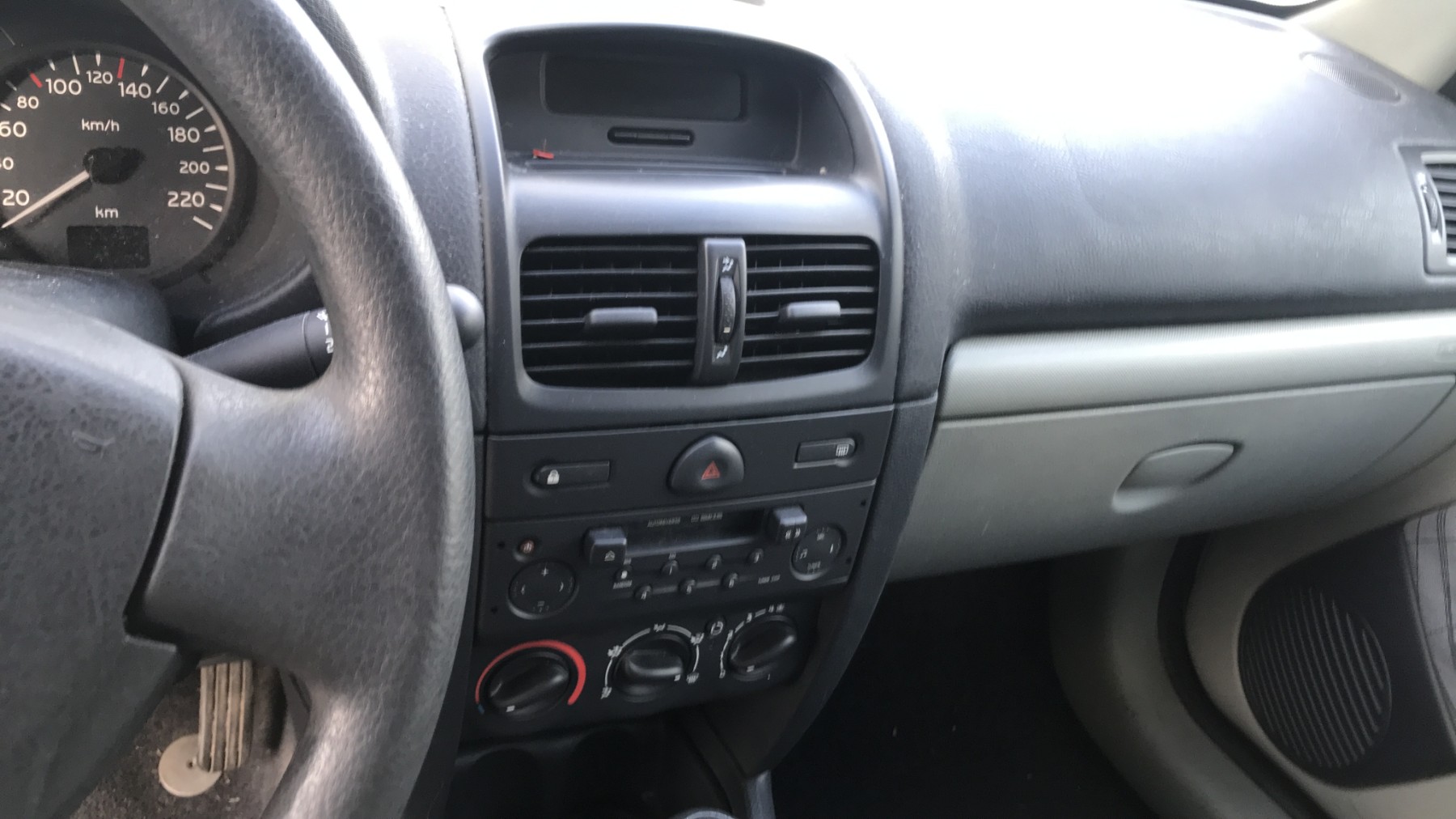 Image RENAULT CLIO 2