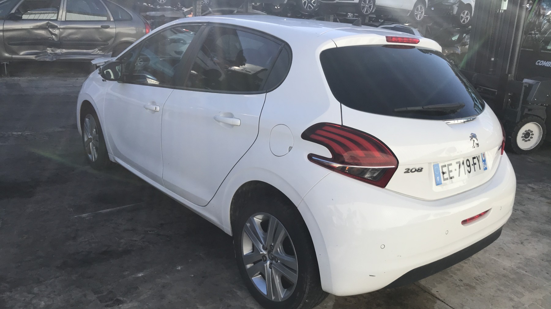 Image PEUGEOT 208 1