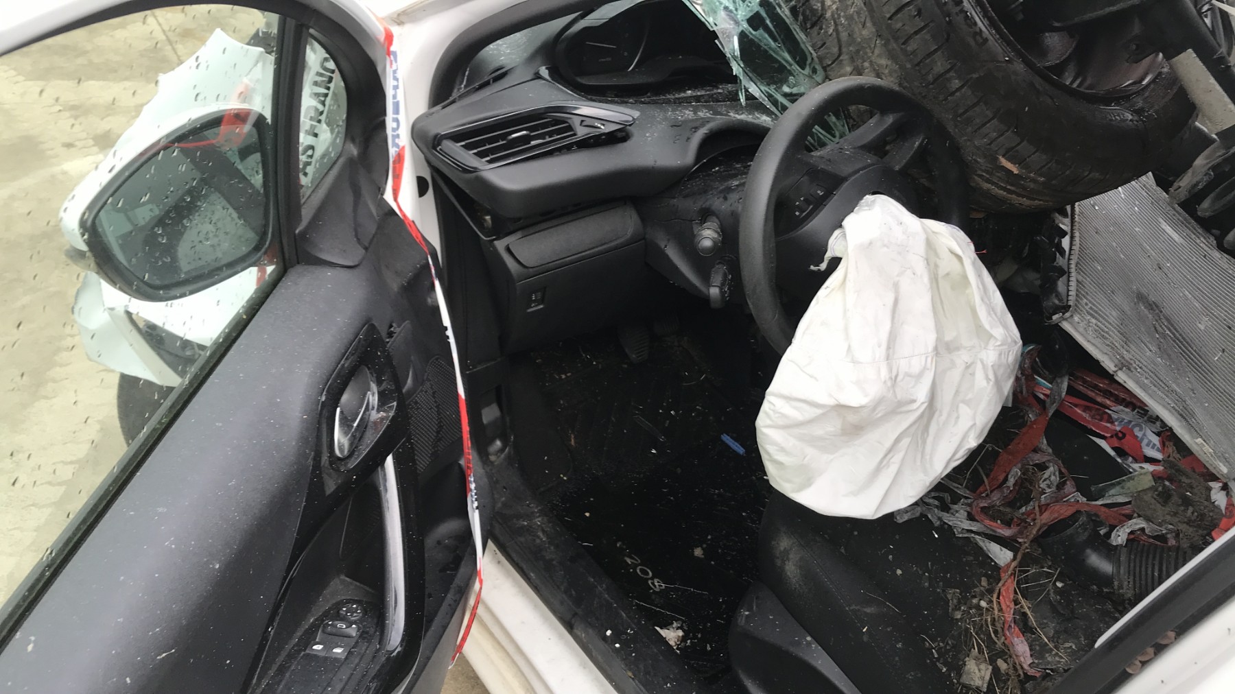 Image PEUGEOT 208 1