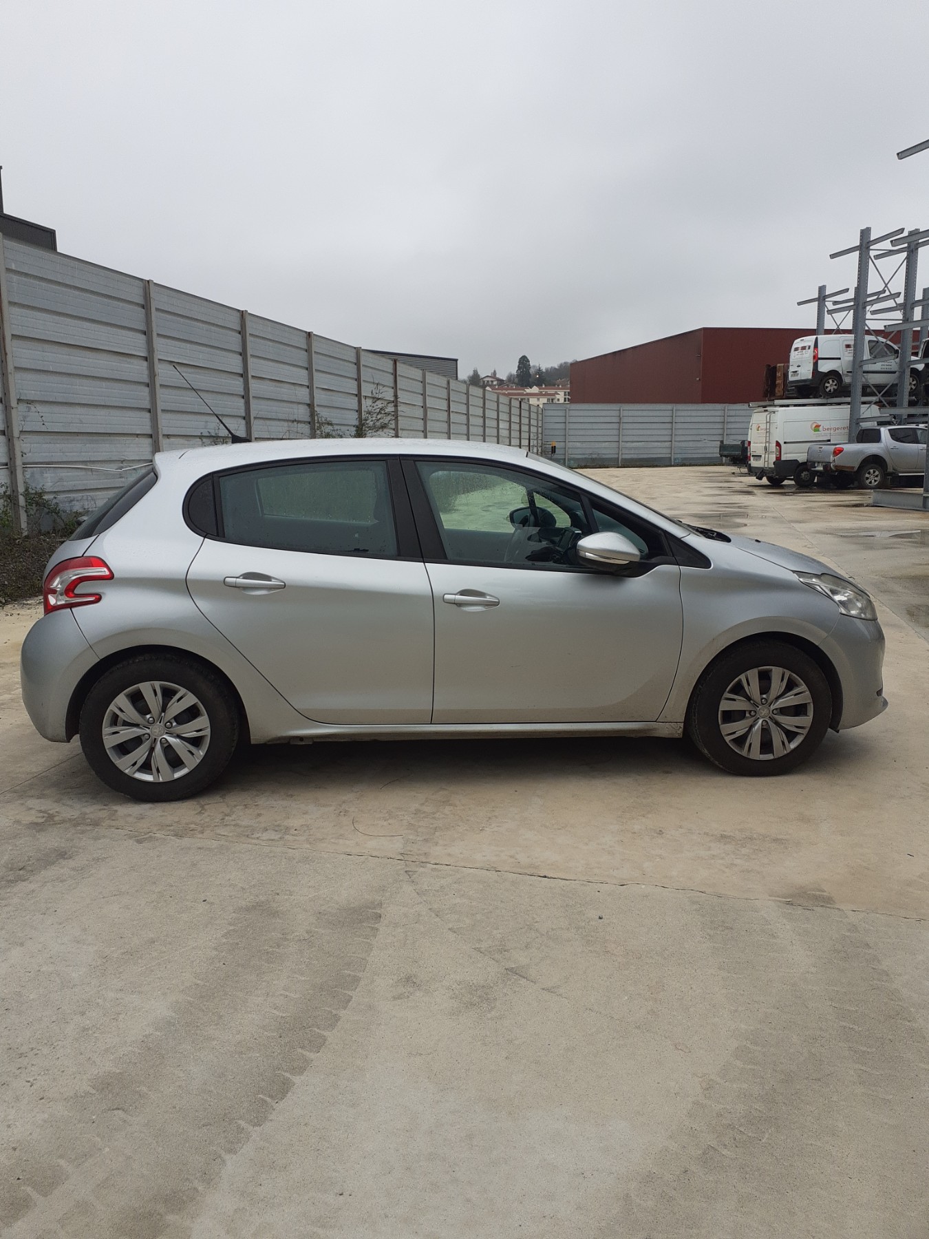 Image PEUGEOT 208 1