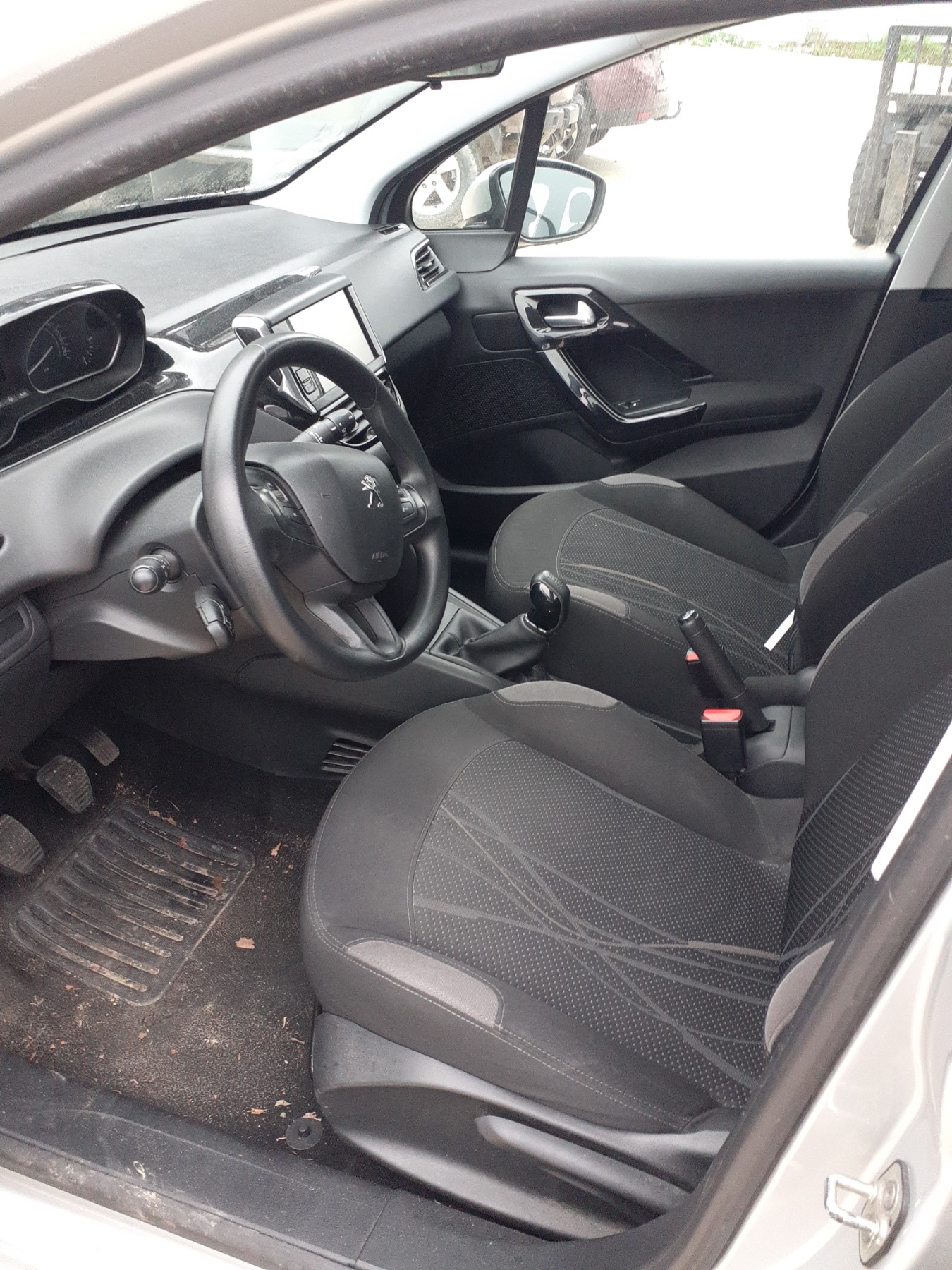 Image PEUGEOT 208 1