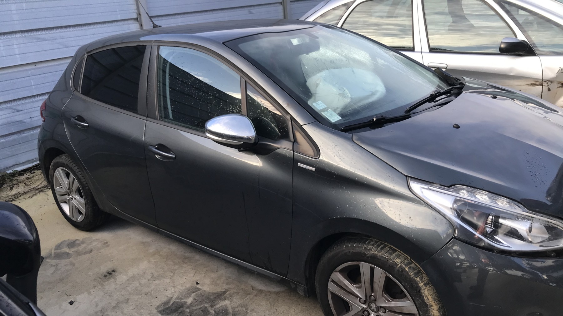 Image PEUGEOT 208 1