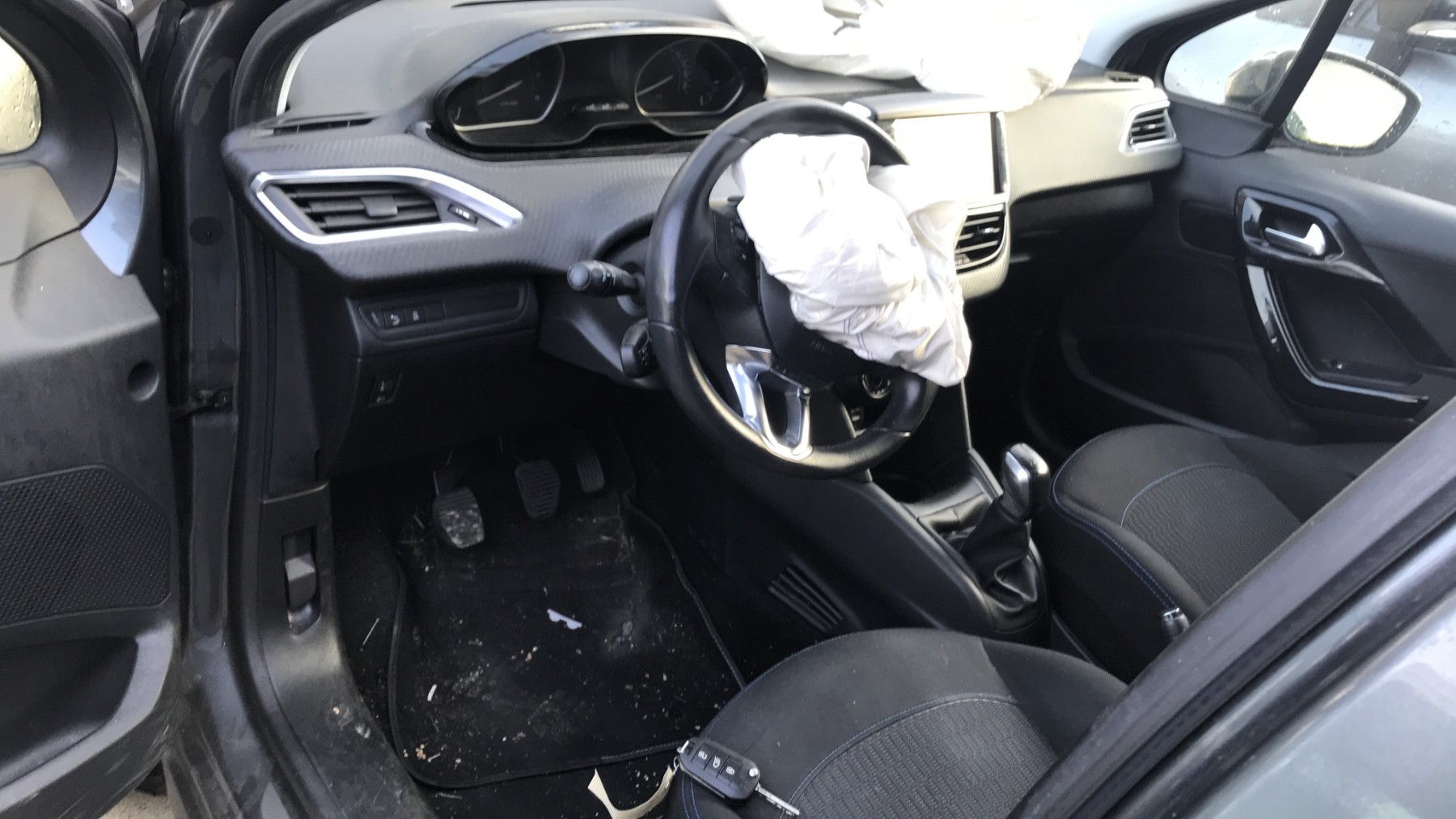 Image PEUGEOT 208 1