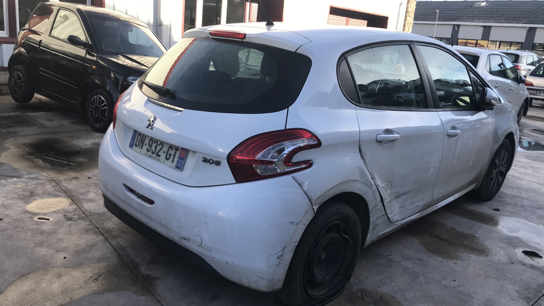 Image PEUGEOT 208 1