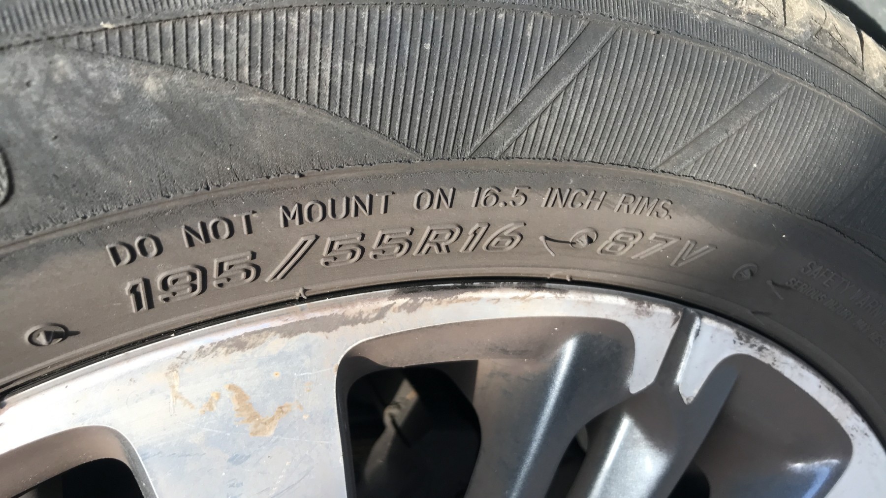 Image PEUGEOT 208 1