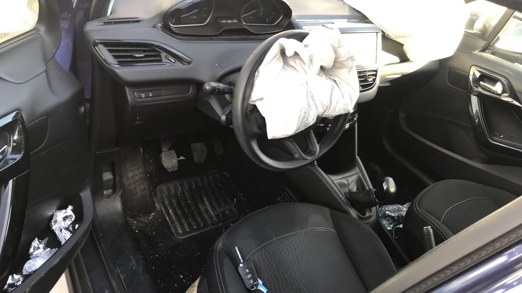 Image PEUGEOT 208 1