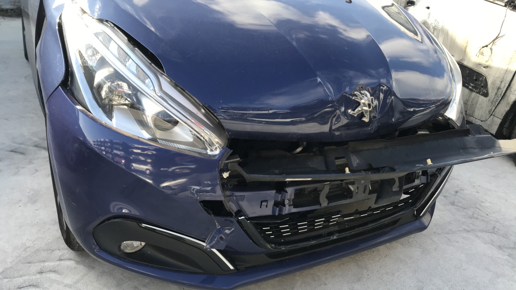 Image PEUGEOT 208 1