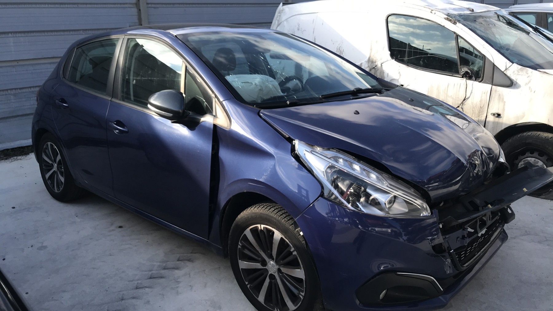 Image PEUGEOT 208 1