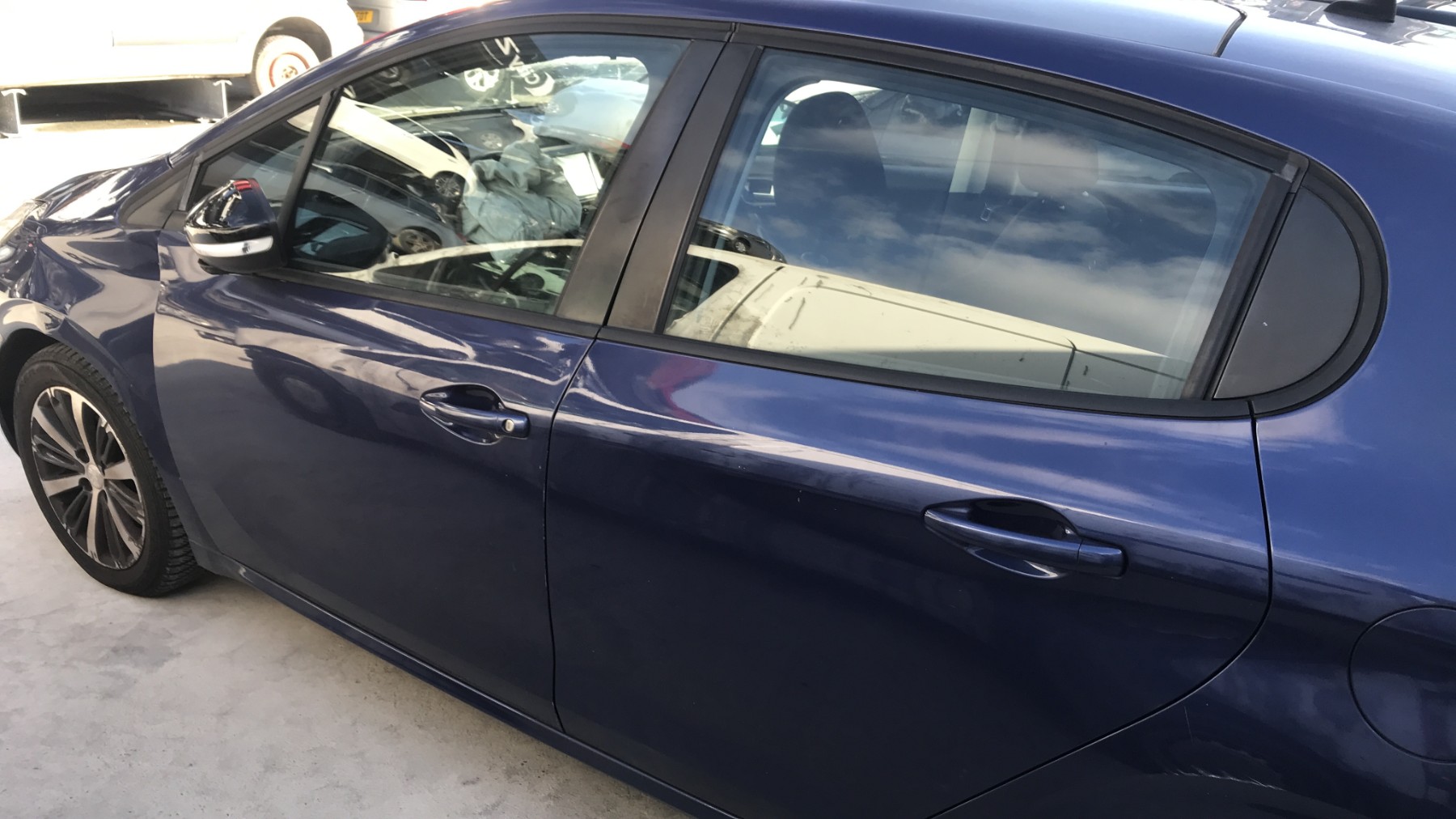 Image PEUGEOT 208 1