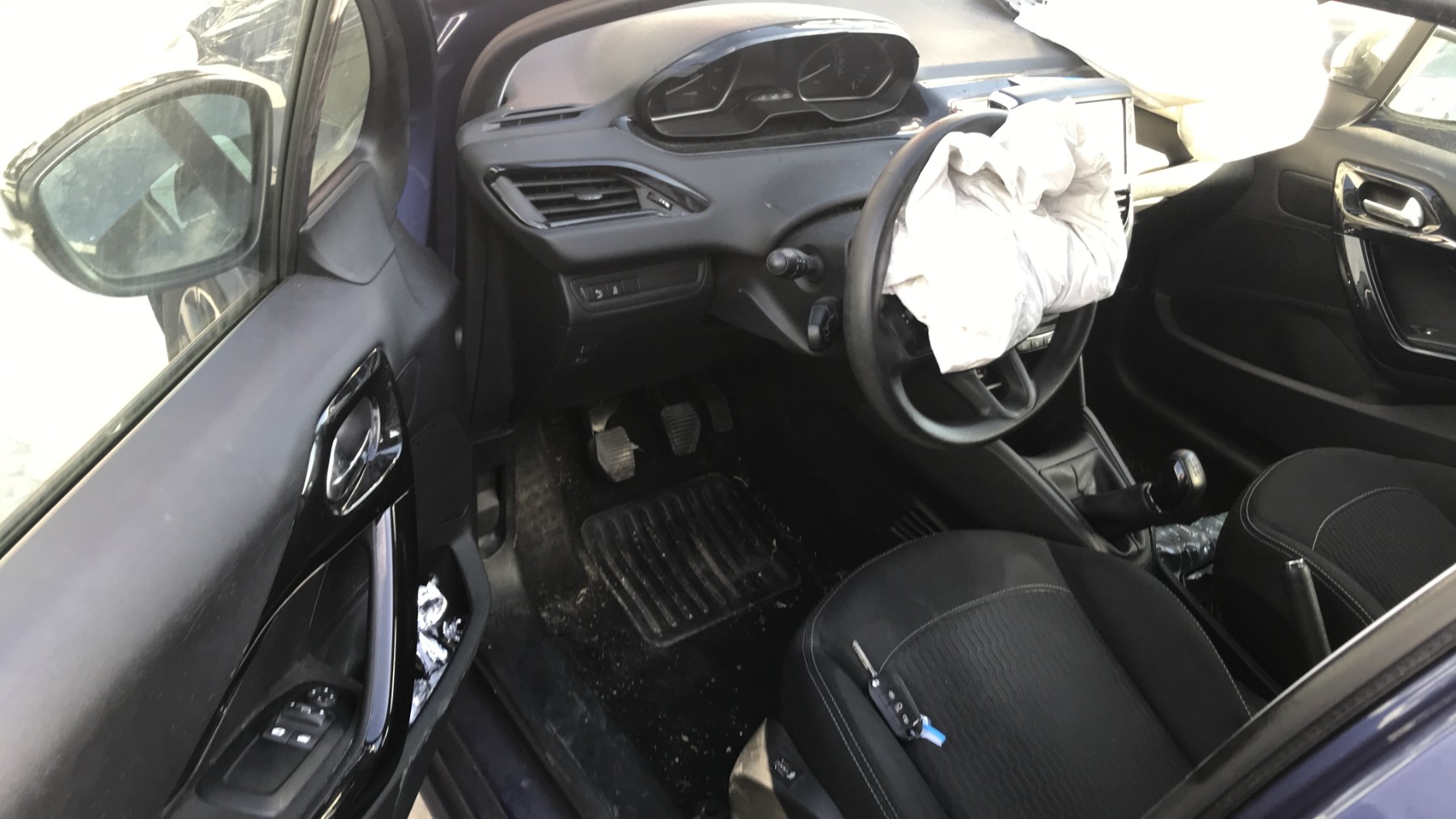 Image PEUGEOT 208 1