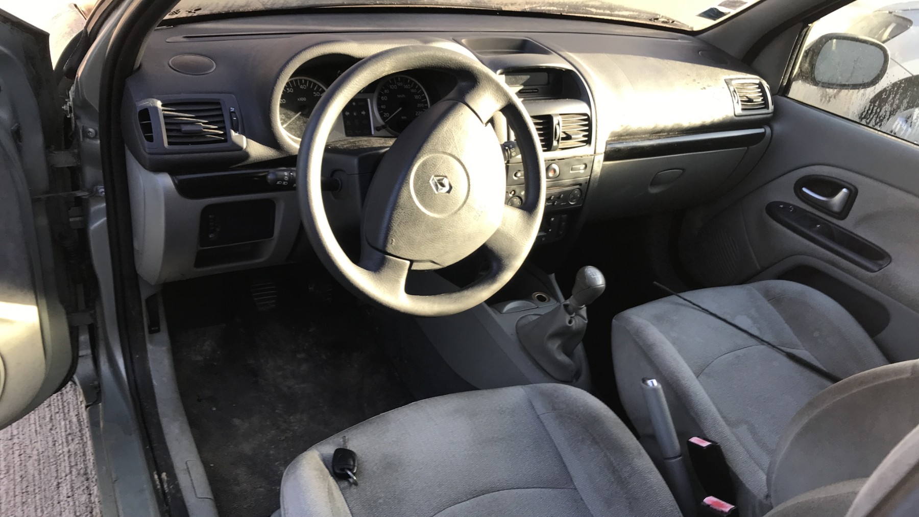 Image RENAULT CLIO 2