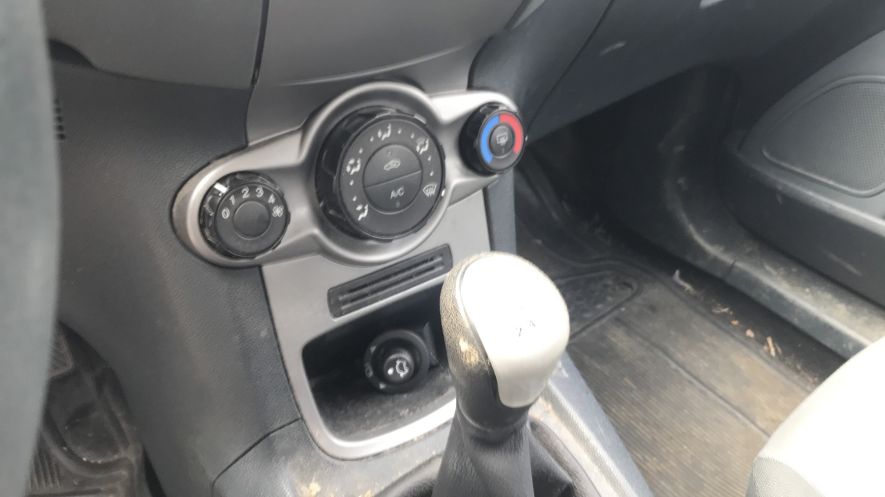Image FORD FIESTA 6