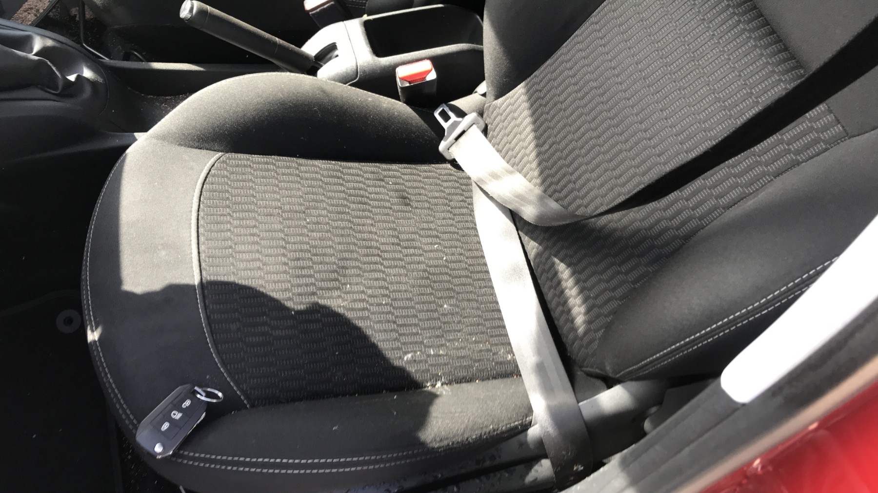 Image PEUGEOT 208 1