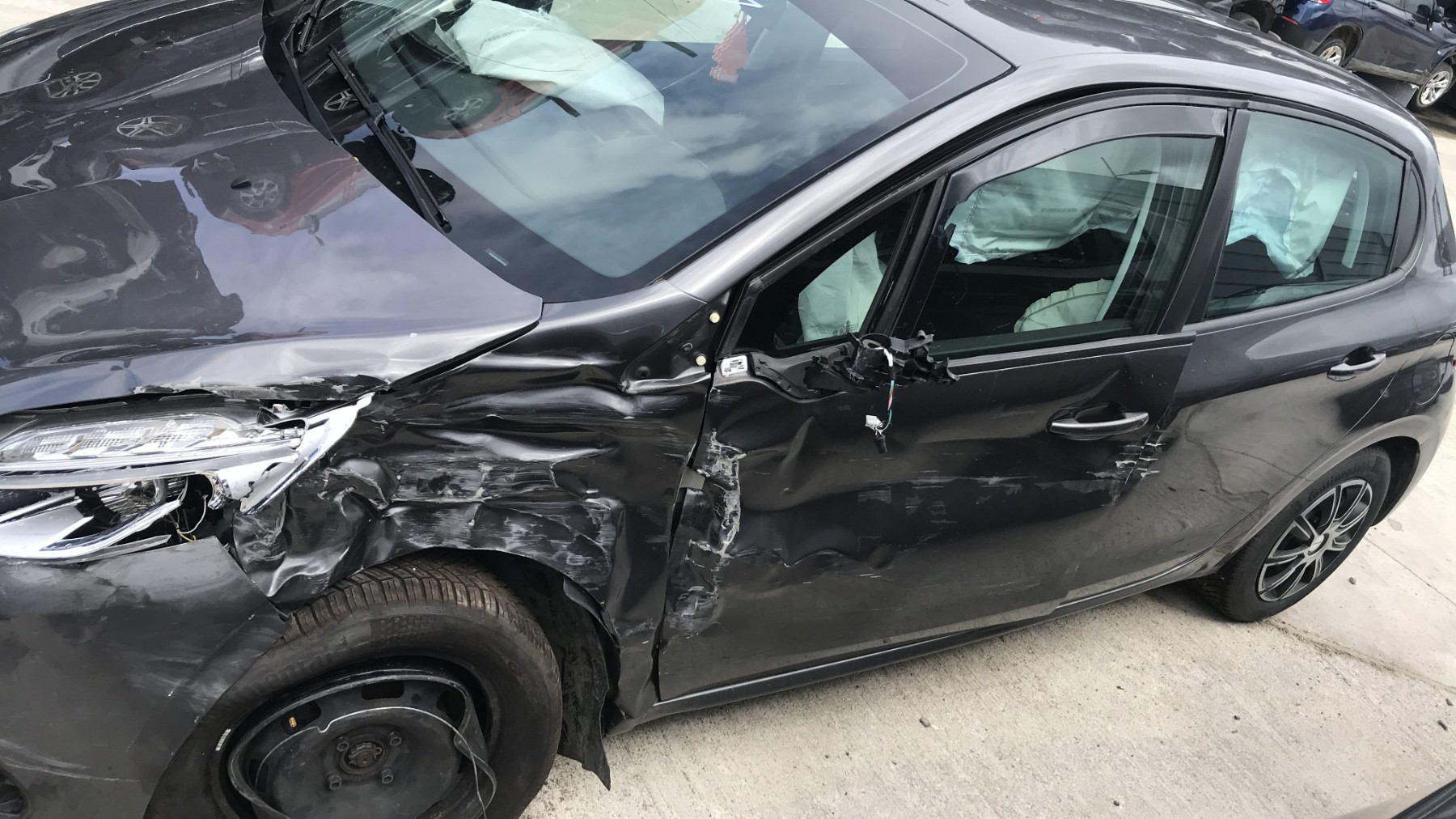 Image PEUGEOT 208 1