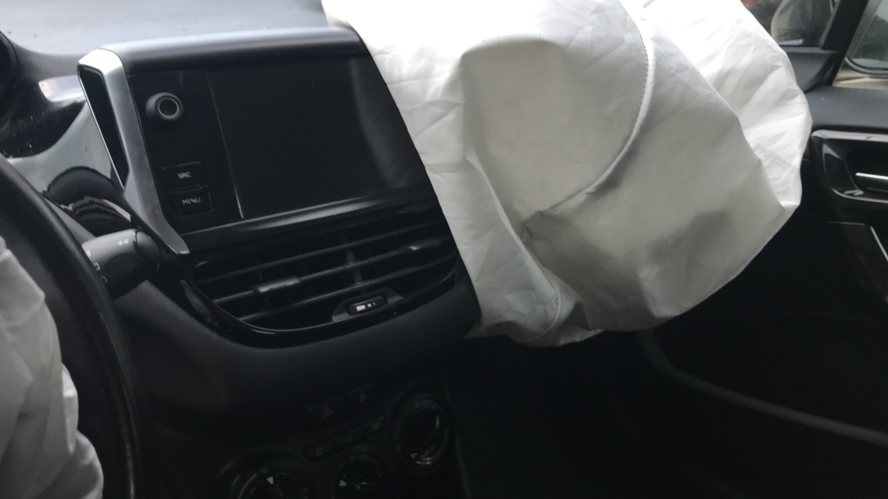 Image PEUGEOT 208 1