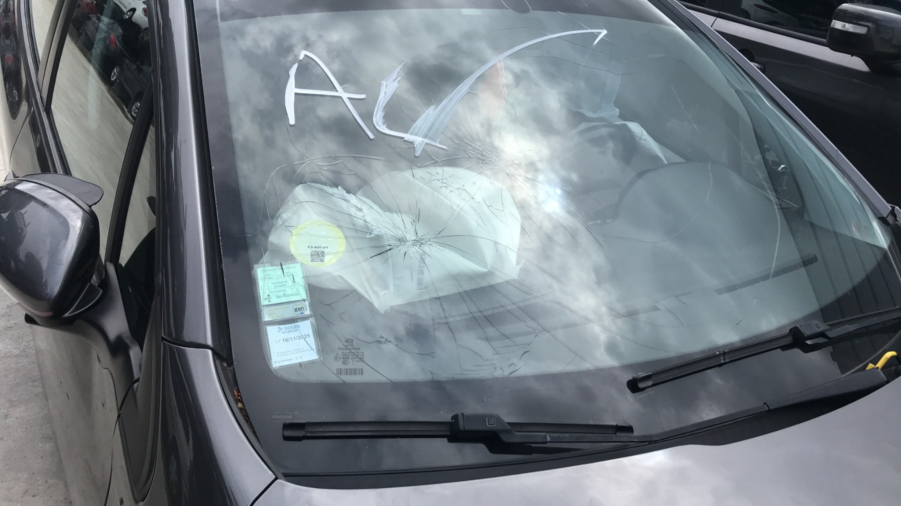 Image PEUGEOT 208 1