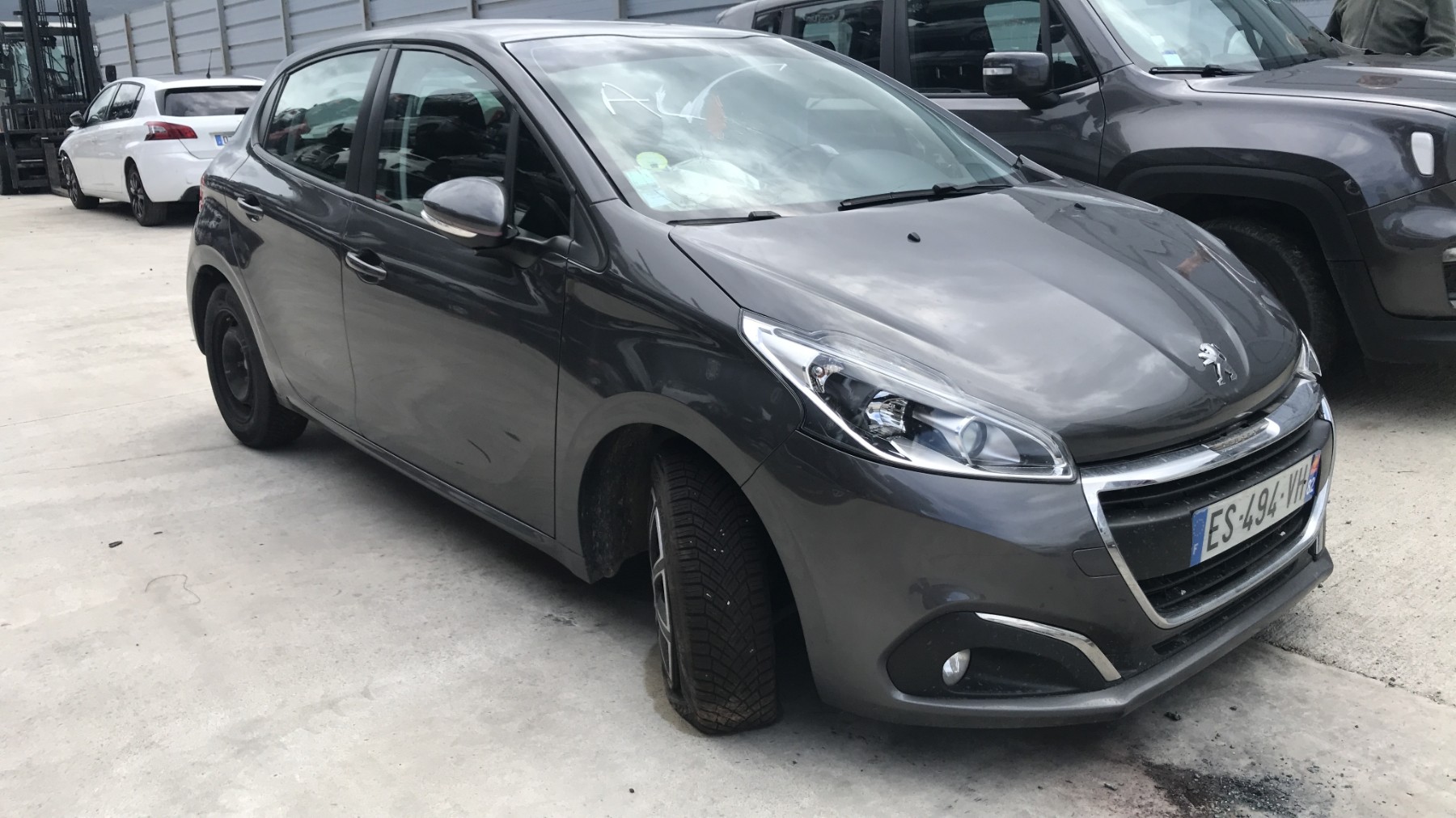 Image PEUGEOT 208 1