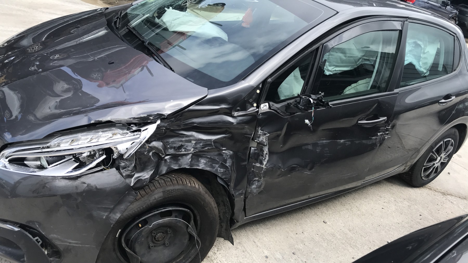 Image PEUGEOT 208 1
