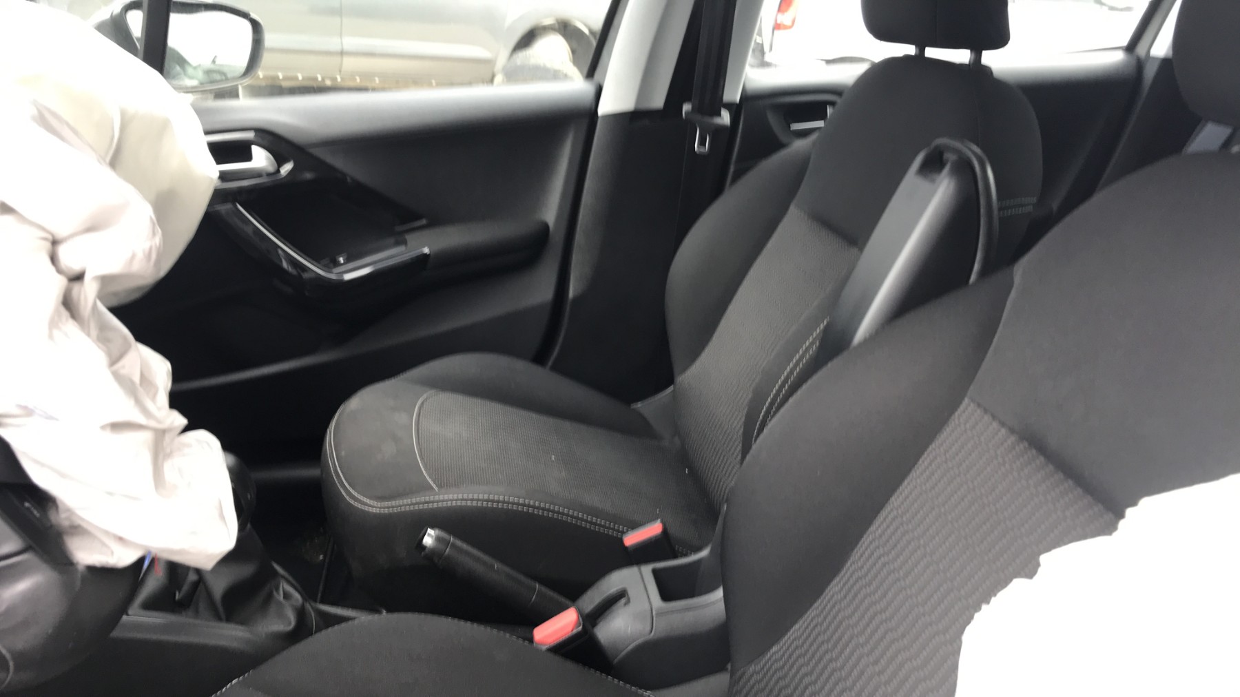 Image PEUGEOT 208 1