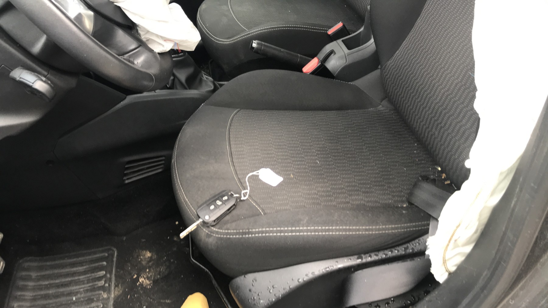 Image PEUGEOT 208 1