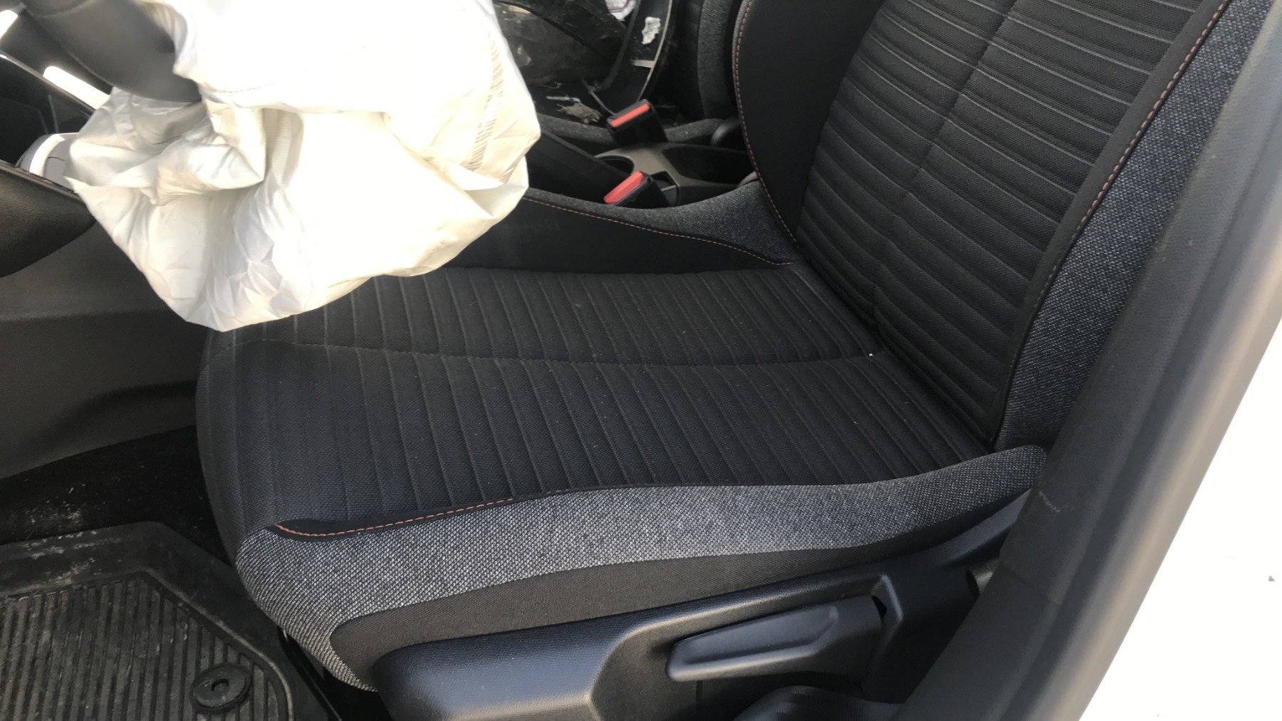 Image PEUGEOT 208 2