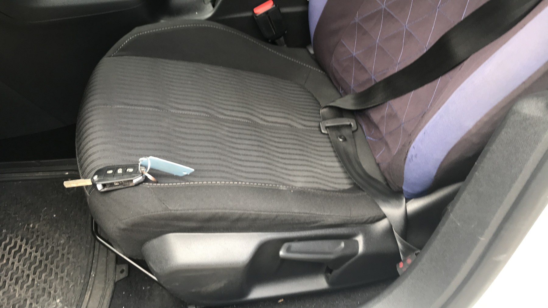 Image PEUGEOT 308 2
