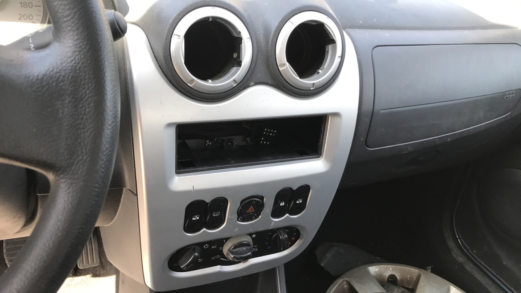 Image DACIA SANDERO 1
