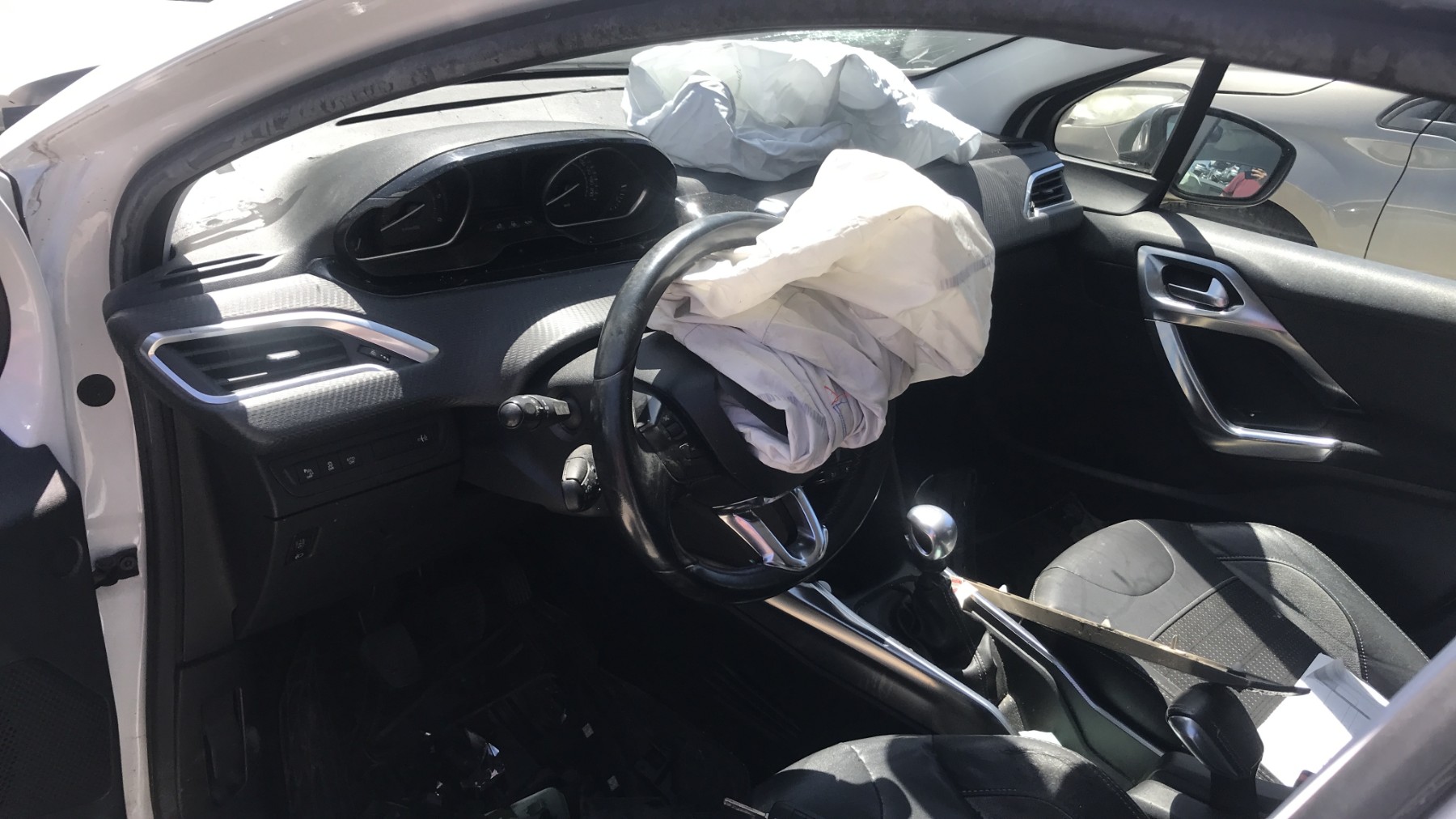 Image PEUGEOT 2008 1