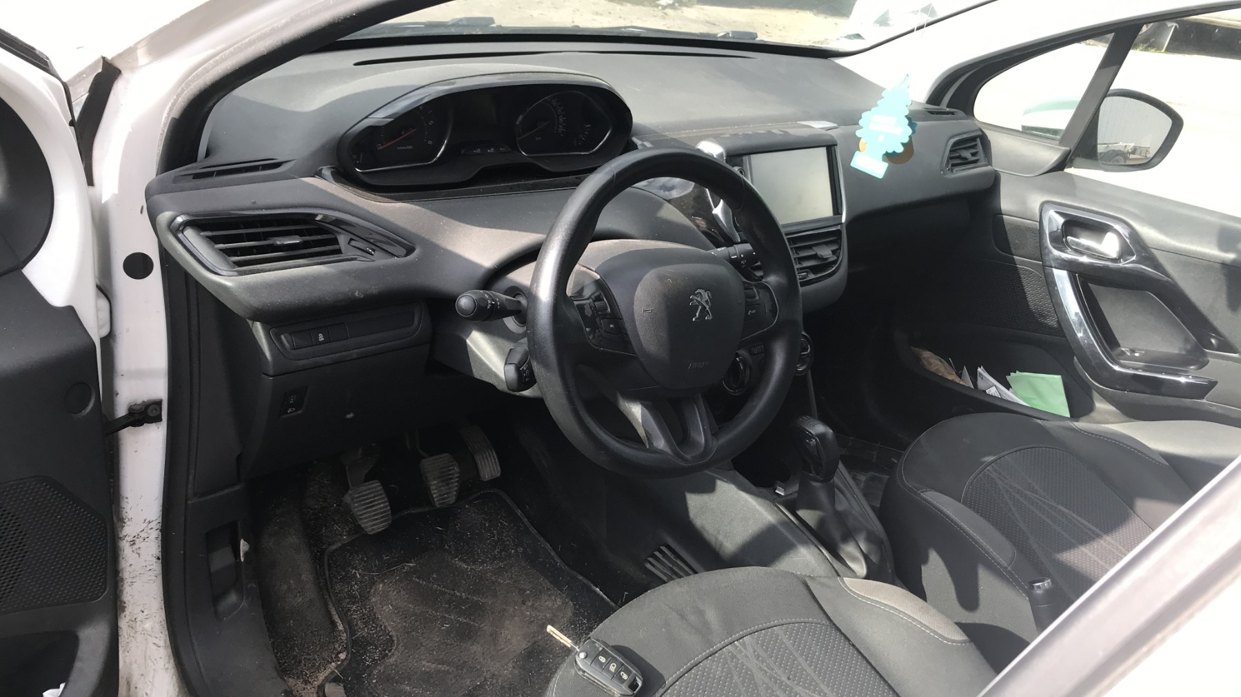 Image PEUGEOT 208 1