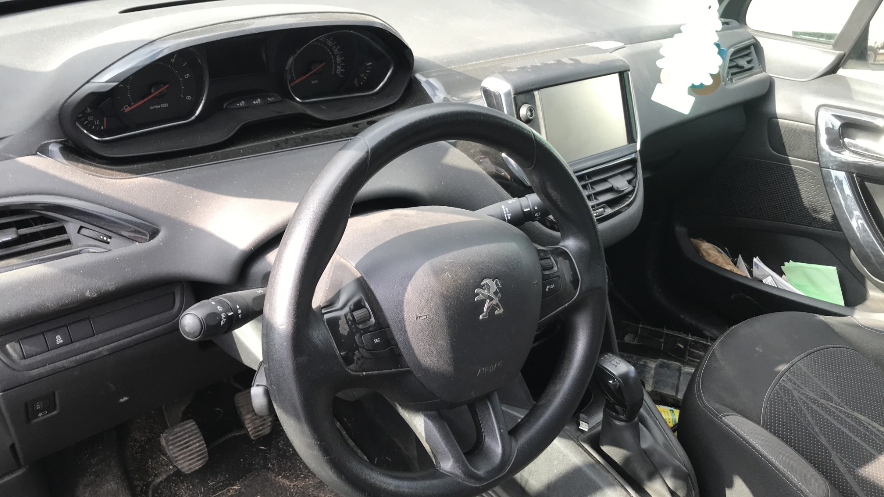 Image PEUGEOT 208 1