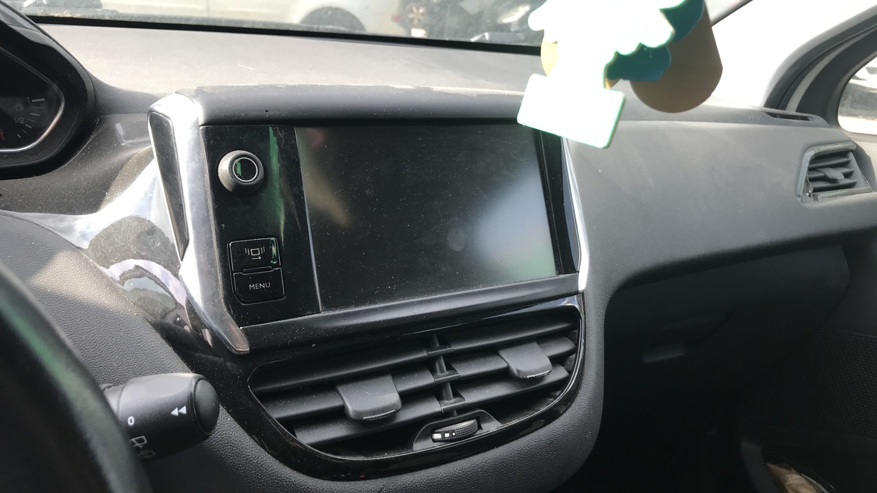 Image PEUGEOT 208 1