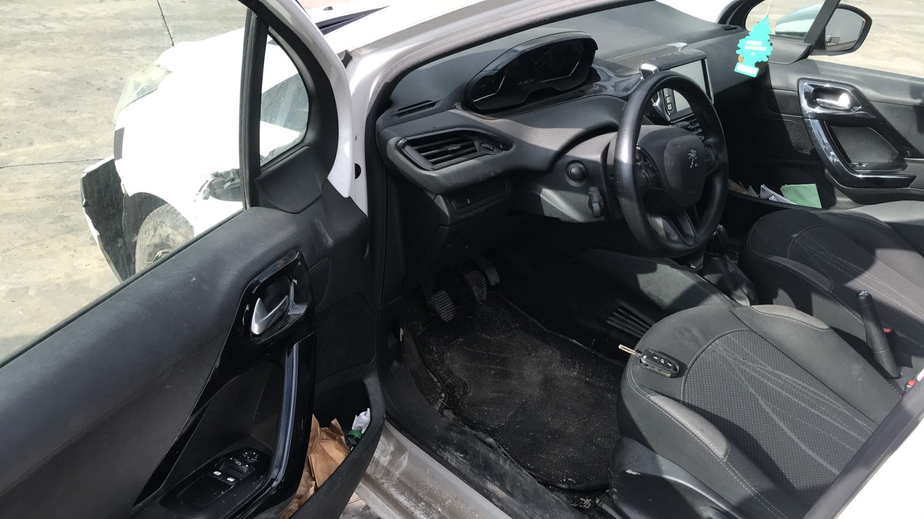 Image PEUGEOT 208 1