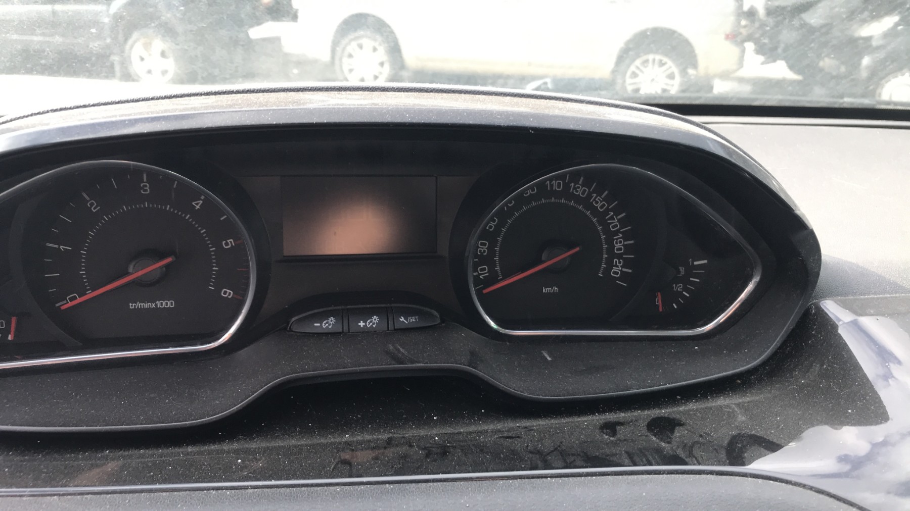 Image PEUGEOT 208 1