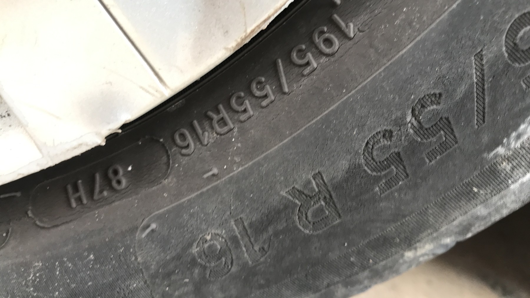 Image PEUGEOT 208 1