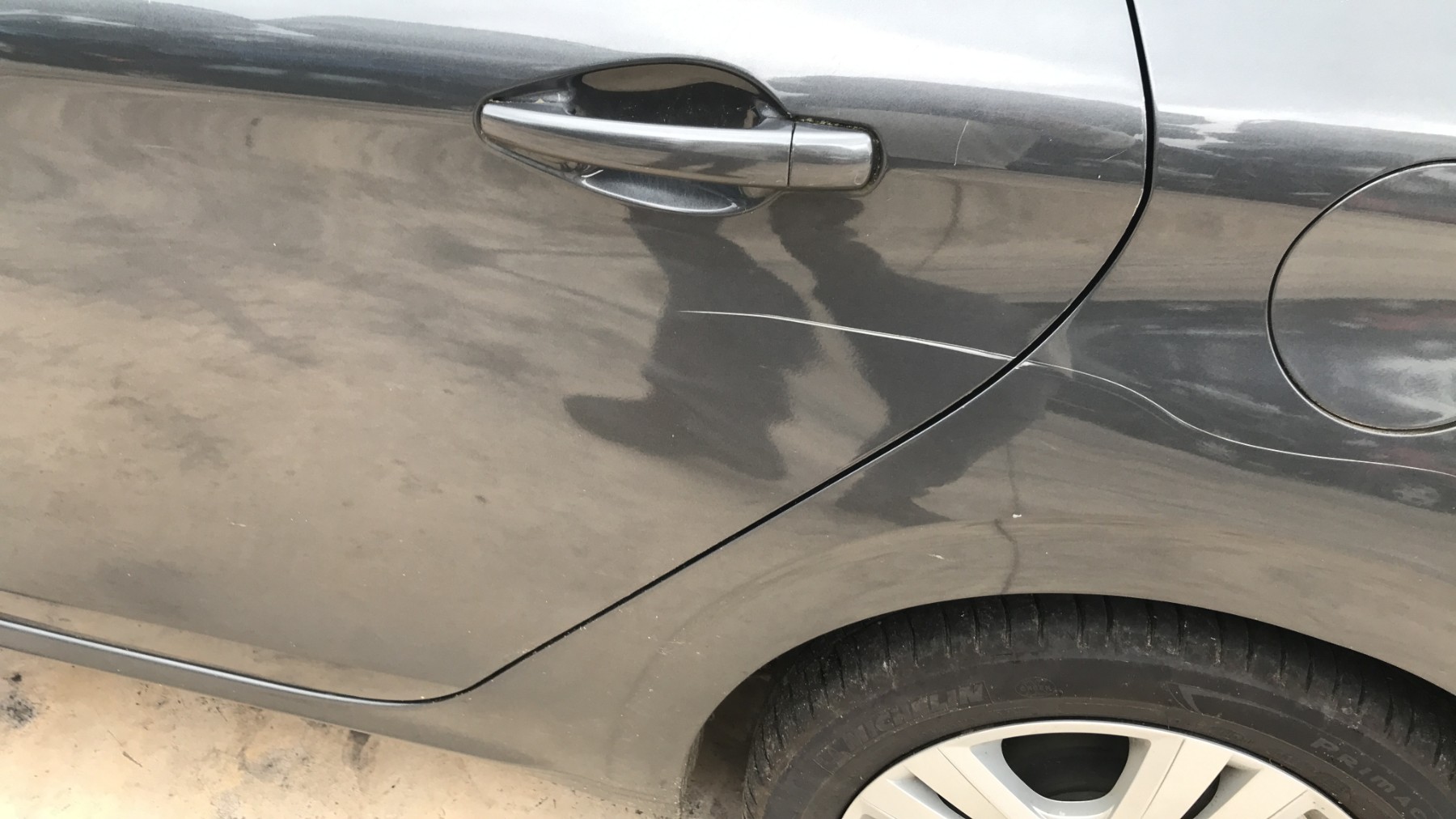 Image PEUGEOT 208 1