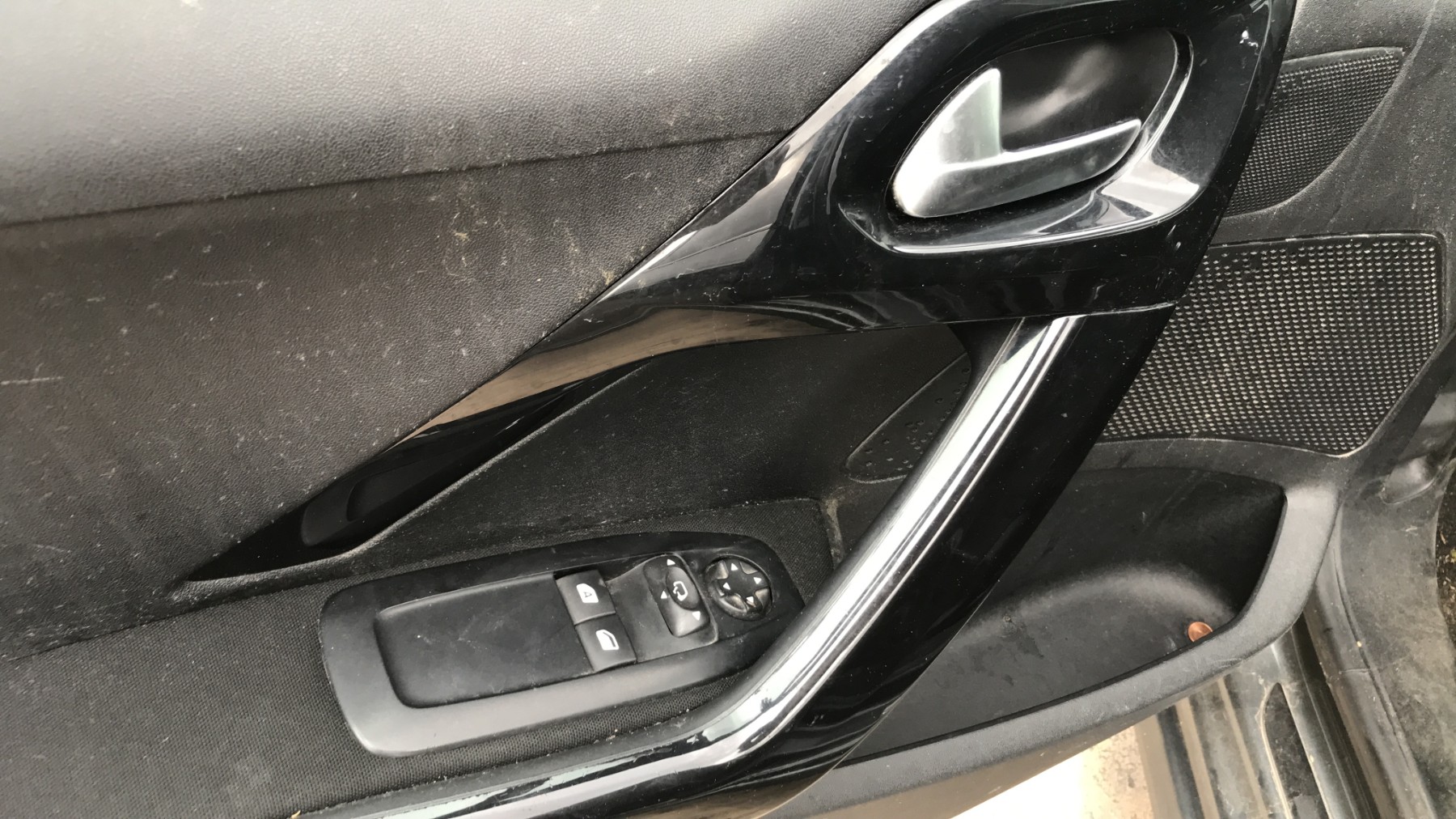 Image PEUGEOT 208 1