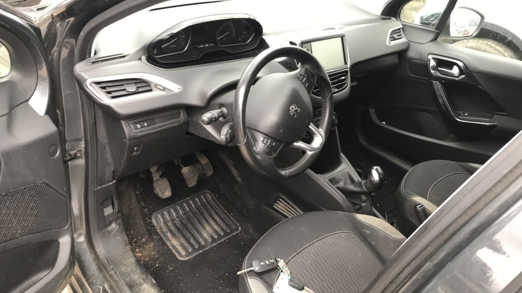 Image PEUGEOT 208 1