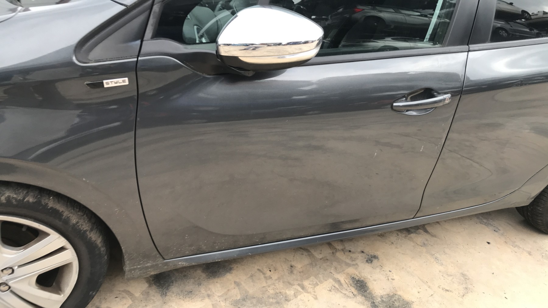 Image PEUGEOT 208 1