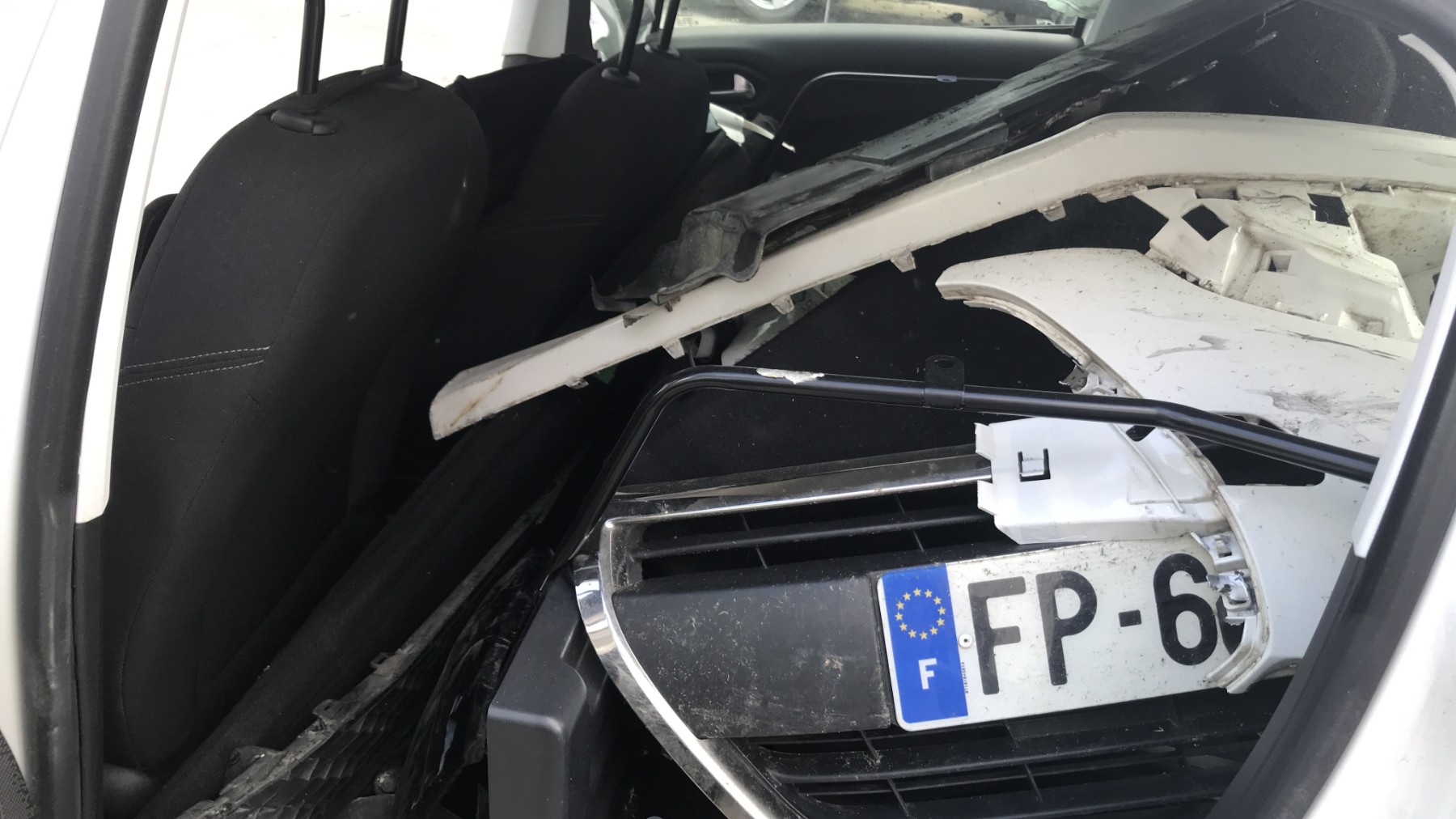 Image PEUGEOT 208 1