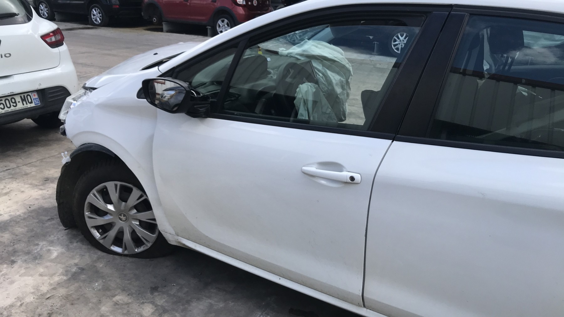 Image PEUGEOT 208 1