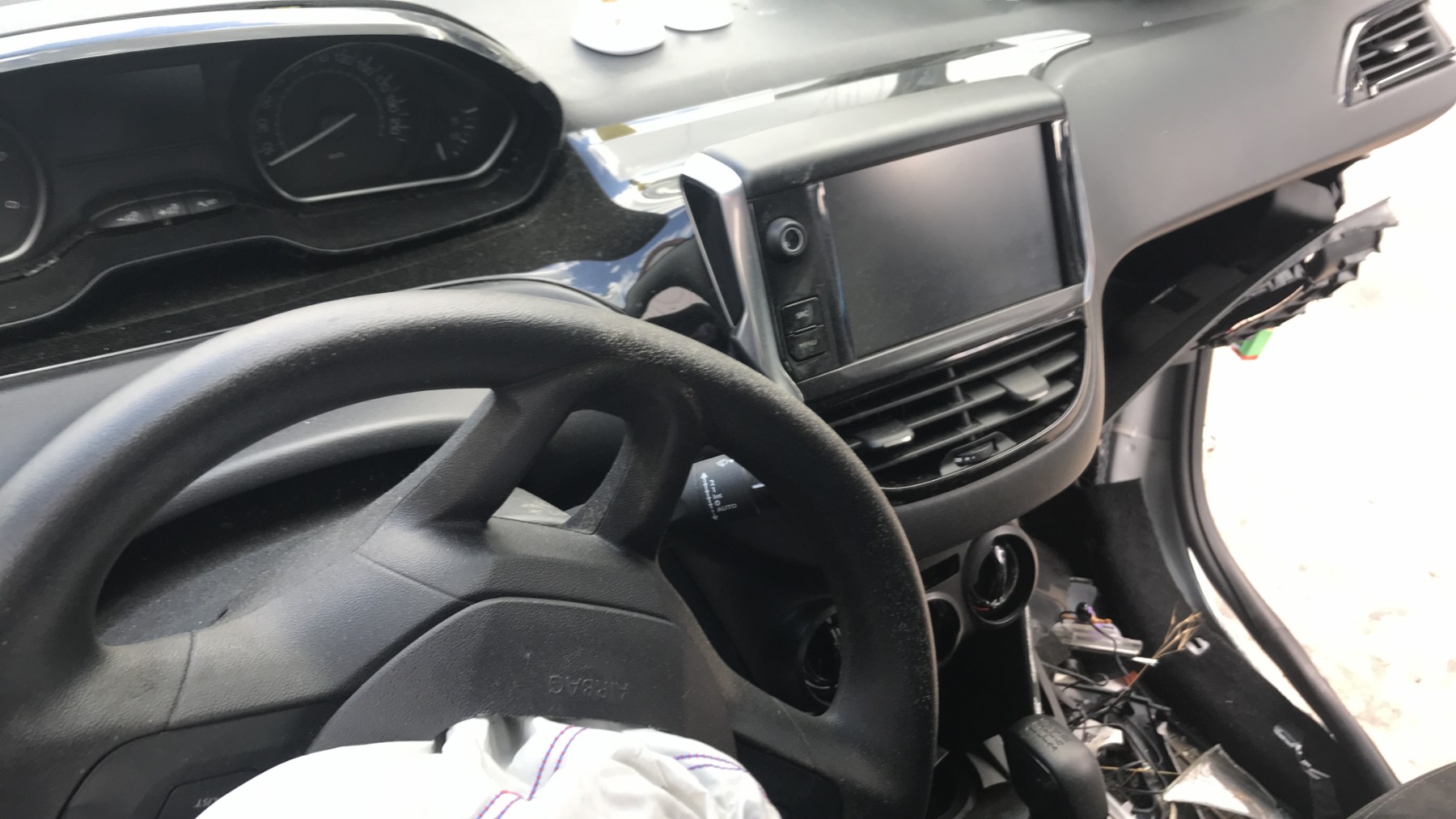 Image PEUGEOT 208 1